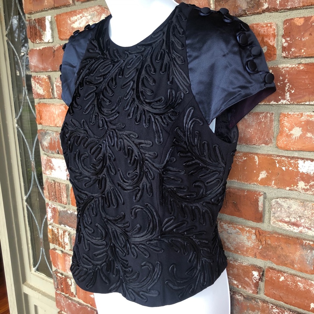 Carmen Marc Valvo navy blue top W 8